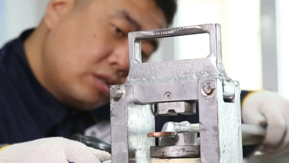 筑梦现代化 共绘新图景·劳动者之歌 |2024年“承德大工匠”国网兴隆县供电公司 范贺明:追逐梦想 奋力前行